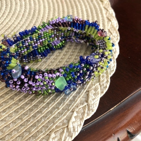 Vintage Seeded Stretchy Bracelet - Picture 3 of 3